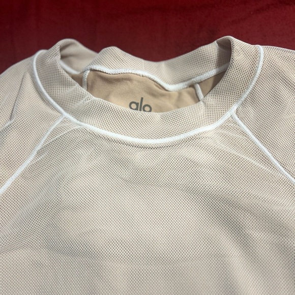 ALO Yoga White Long Sleeve Crop Top - Picture 3 of 5